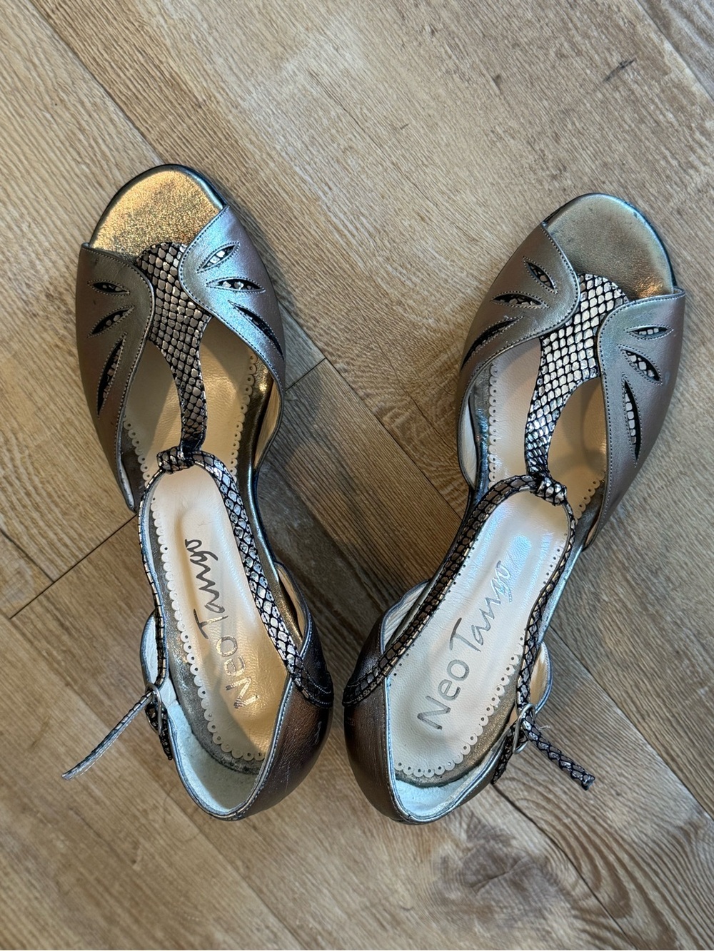 Metallic Pewter Peep-Toe T-Strap Heels for Women 9 - Picture 4 of 7
